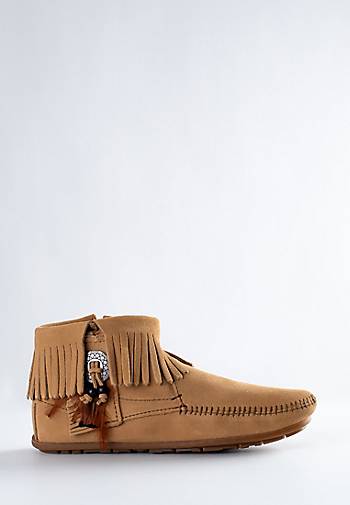 Minnetonka concho feather on sale boot