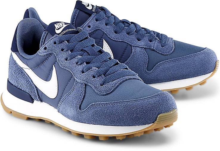 INTERNATIONALIST W INTERNATIONALIST W