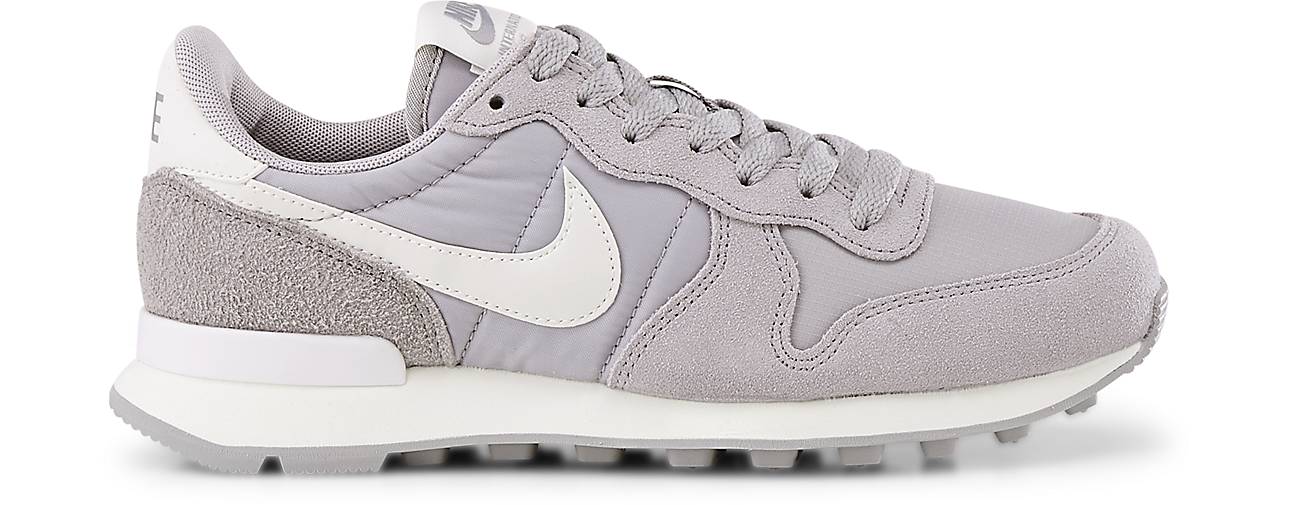 INTERNATIONALIST W INTERNATIONALIST W