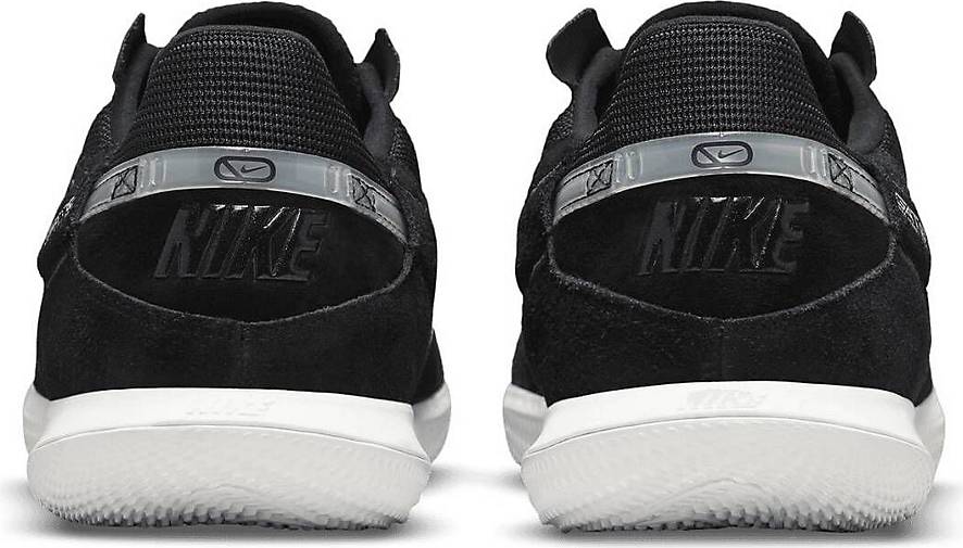 nike fußballschuhe mit socken halle