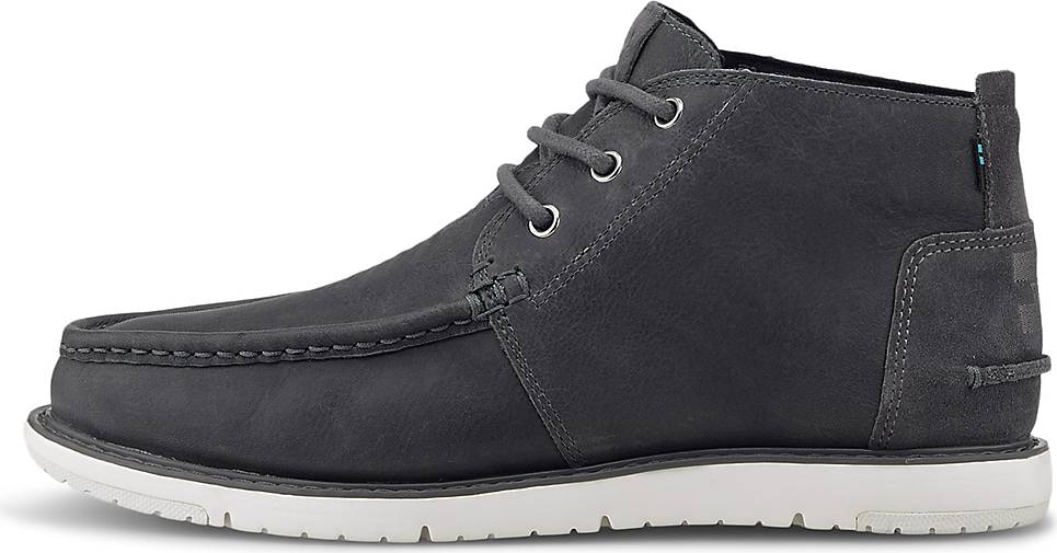 toms navi distressed leather chukka