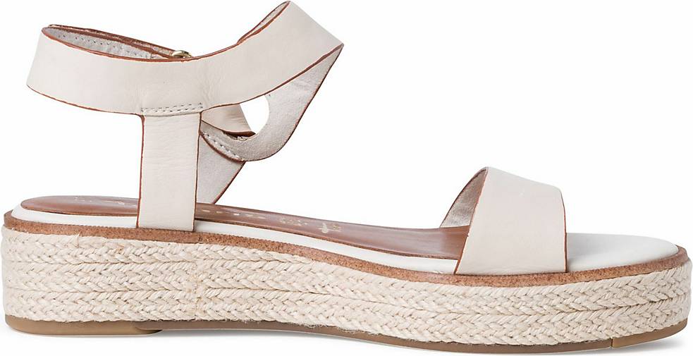 beige sandalen